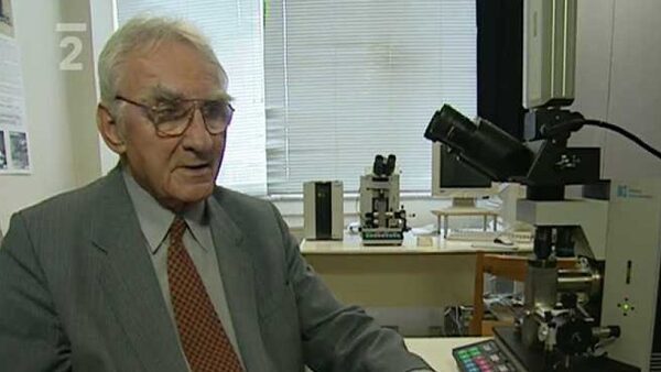 Armin Delong - tvůrce elektronového mikroskopu