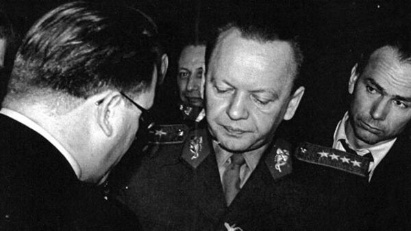 Alexej Čepička – Z vojína generálem