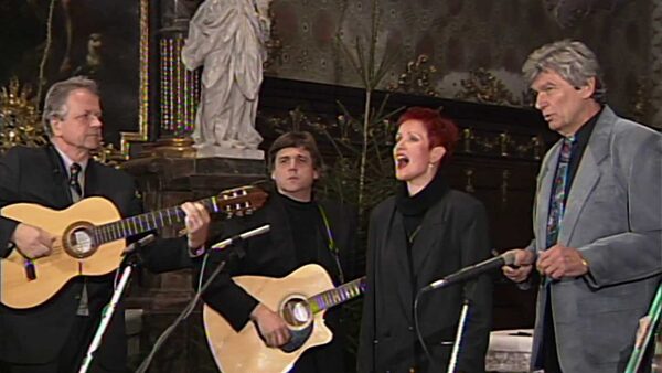 V jeslích dítě spinká